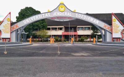 KOMENTAR ATAS PERMOHONAN JUDICIAL REVIEW UU NOMOR 16 TAHUN 2004 TENTANG KEJAKSAAN RI