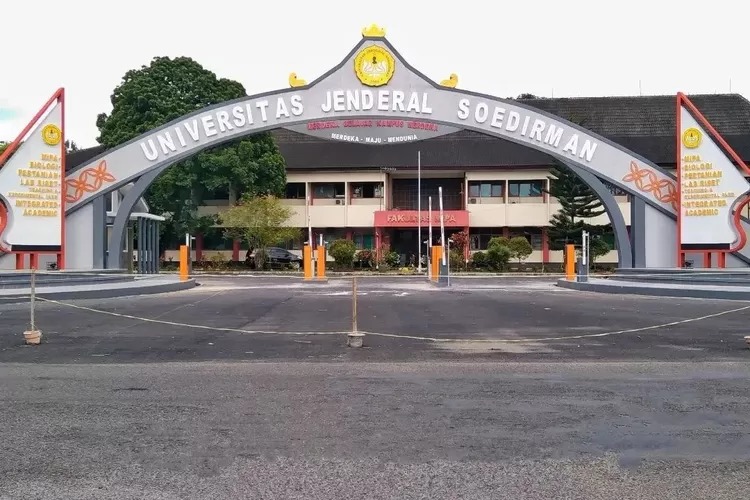 KOMENTAR ATAS PERMOHONAN JUDICIAL REVIEW UU NOMOR 16 TAHUN 2004 TENTANG KEJAKSAAN RI