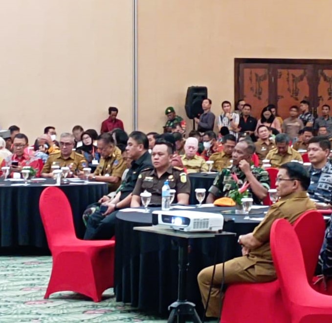 Kasi Sosial Budaya dan Kemasyarakatan Bidang Intelijen Berty Wongkar, SH.,MH mewakili Kajati Sulut menghadiri Seminar Nasional Moderasi Beragama dan Pluralitas serta Pentas Seni Lintas Agama oleh Forum Kerukunan Umat Beragama (FKUB) Nasional