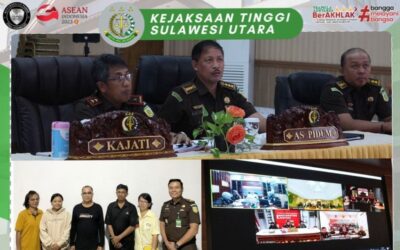 Dr. Andi Muhammad Taufik, SH.,MH.,CGCAE Kepala Kejaksaan Tinggi Sulut di dampingi Asisten Tindak Pidana Umum Jeffry Maukar, SH.,MH, Koordinator Anthoni Nainggolan, SH.,MH beserta Para Kasi Bidang Tindak Pidana Umum melaksanakan ekspose perkara Restorative Justice (RJ)