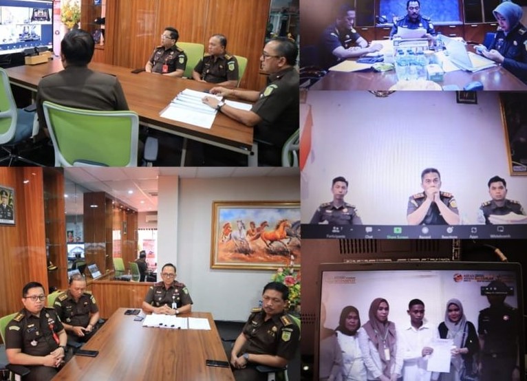 Sila Pulungan selaku Wakil Kepala Kejaksaan Tinggi Sulut di dampingi Asisten Tindak Pidana Umum Jeffry Paultje Maukar, SH.,MH beserta Para Kasi Bidang Tindak Pidana Umum melaksanakan ekspose perkara Restorative Justice
