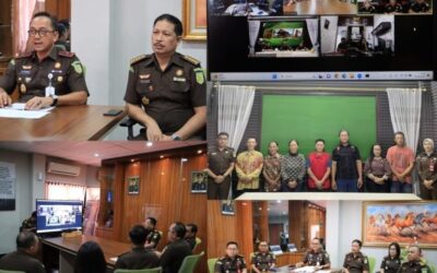 Wakil Kepala Kejaksaan Tinggi Sulut Sila Pulungan di dampingi Asisten Tindak Pidana Umum Jeffry Paultje Maukar, SH.,MH beserta Para Kasi Bidang Tindak Pidana Umum melaksanakan ekspose perkara Restorative Justice (RJ)
