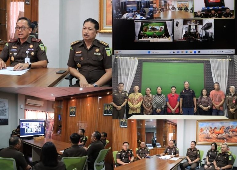 Wakil Kepala Kejaksaan Tinggi Sulut Sila Pulungan di dampingi Asisten Tindak Pidana Umum Jeffry Paultje Maukar, SH.,MH beserta Para Kasi Bidang Tindak Pidana Umum melaksanakan ekspose perkara Restorative Justice (RJ)