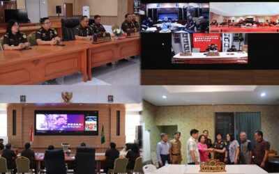 Wakil Kepala Kejaksaan Tinggi Sulut Sila Pulungan di dampingi Asisten Tindak Pidana Umum Jeffry Paultje Maukar, SH.,MH, beserta Para Kasi Bidang Tindak Pidana Umum melaksanakan ekspose perkara Restorative Justice (RJ)