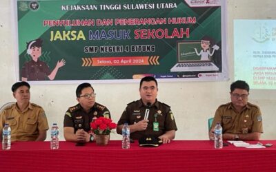 Penkum Kejati Sulut Laksanakan Penyuluhan Hukum Jaksa Masuk Sekolah di SMP Negeri 4 Bitung