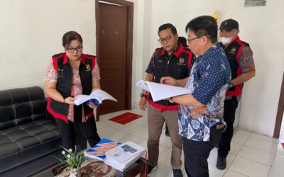 Jaksa Penyidik Kejaksaan Tinggi Sulawesi Utara Lakukan Penggeledahan dan Penyitaan di Kantor Rektorat dan LPPM Universitas Sam Ratulangi