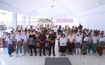 KEJAKSAAN TINGGI SULAWESI UTARA MELALUI SEKSI PENERANGAN HUKUM KEMBALI MELAKSANAKAN PROGRAM JAKSA MASUK SEKOLAH (JMS) SEBAGAI BENTUK KOMITMEN EDUKASI HUKUM SEJAK DINI KEPADA PELAJAR.