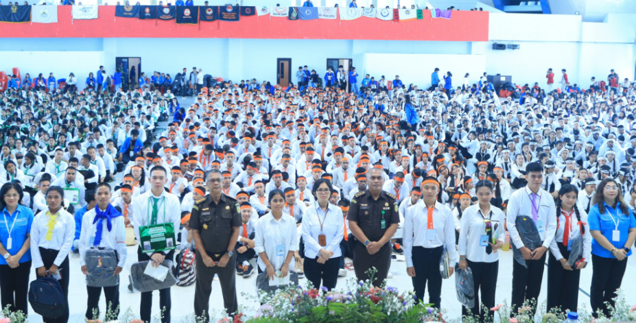 PENERANGAN HUKUM KEJAKSAAN TINGGI SULAWESI UTARA LAKUKAN PENYULUHAN JAKSA MASUK KAMPUS (JMK) DI UNIVERSITAS NEGERI MANADO